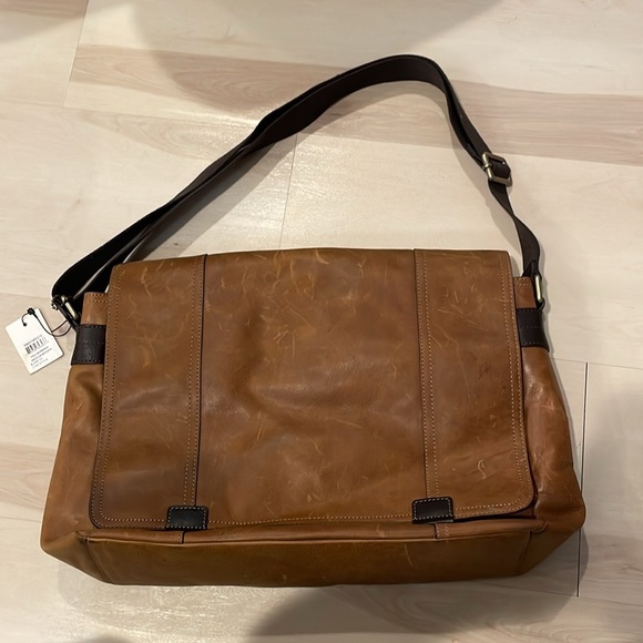 Brown genuine Leather field Messenger Bag - Picture 2 of 16